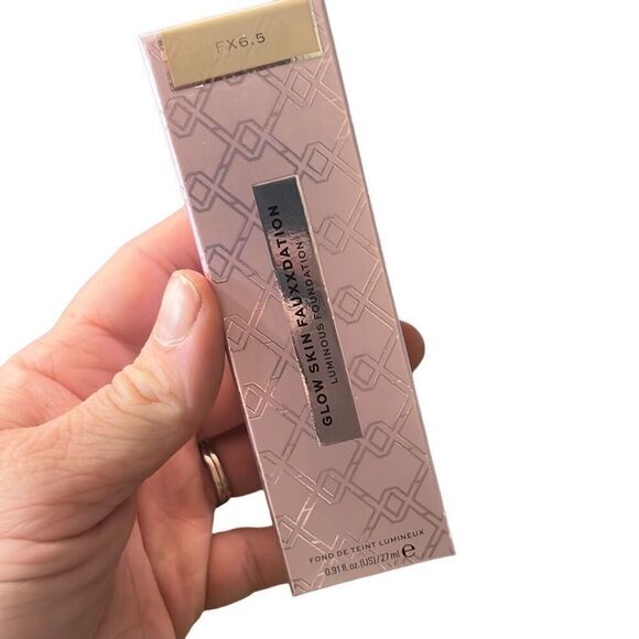 XX Revolution‎ Glow Skin FauXXdation Foundation FX6.5 - Picture 1 of 5